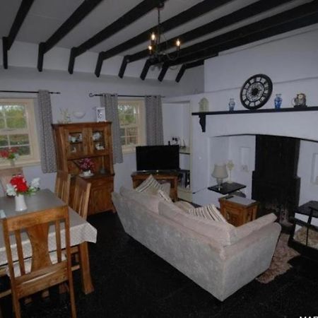 Thatcted Cottages Lough Derg Dromineer Esterno foto